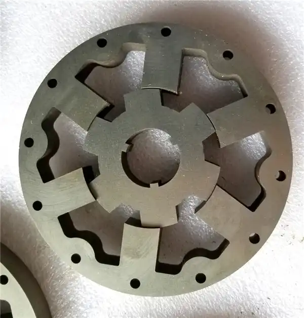 backlack, limningslak, selvbindende motor Stator